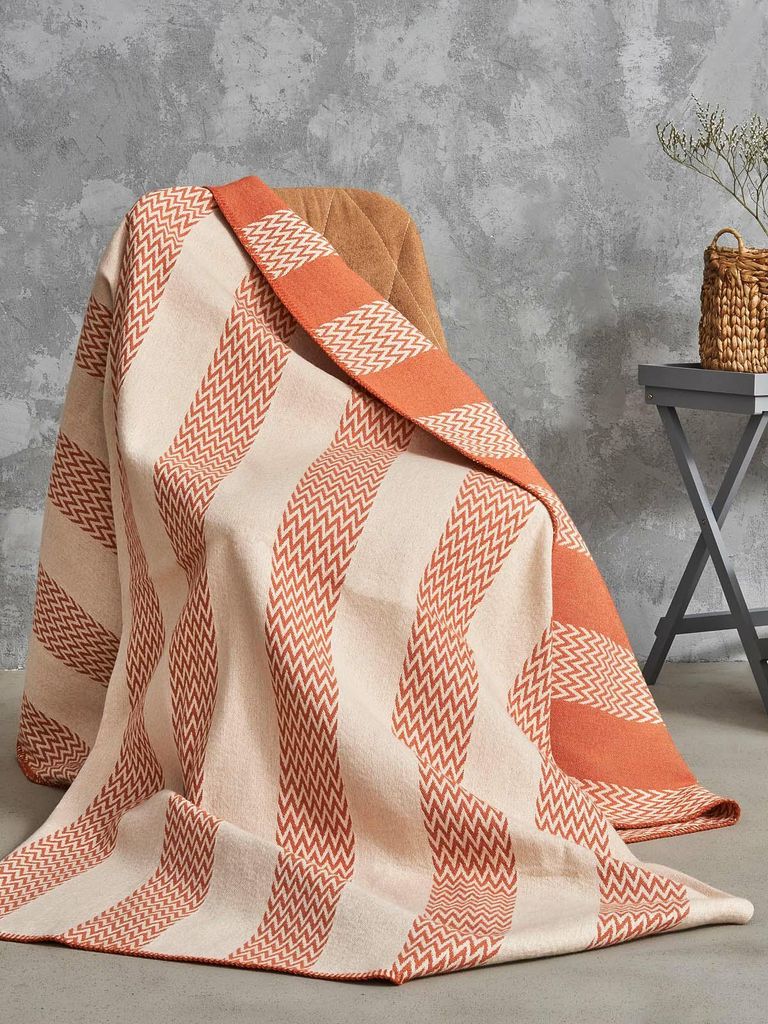 UMIPLED | Kuscheldecke, Sofaüberwurf Decke, Dicke Sofadecke, Couchdecke, Flauschige, Wohndecke für Couch, 165x200cm, 500 g/m2 - Orange/Beige
