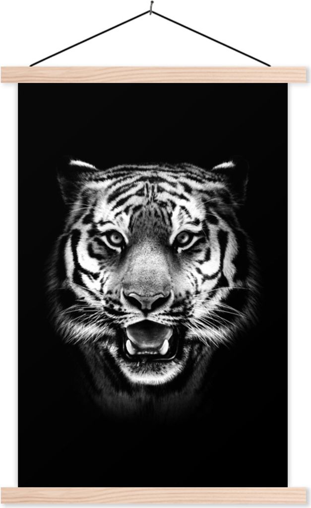 MuchoWow Textilposter Tigerkopf vor schwarzem Hintergrund - schwarz und weiß 40x60 cm mit holzfarbenen Rahmen - Poster