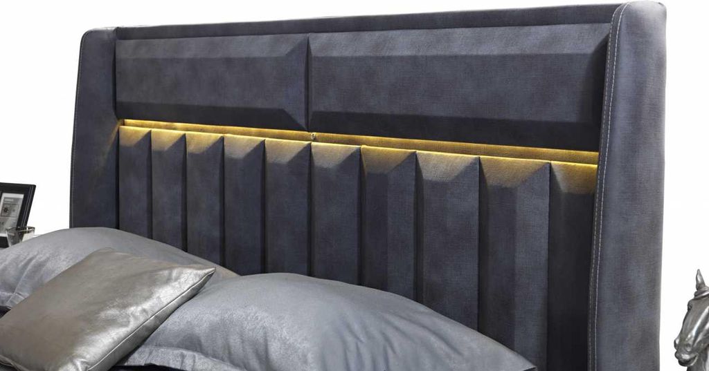 Komplettes Schlafzimmer Set Graues Doppelbett Holz Nachttische