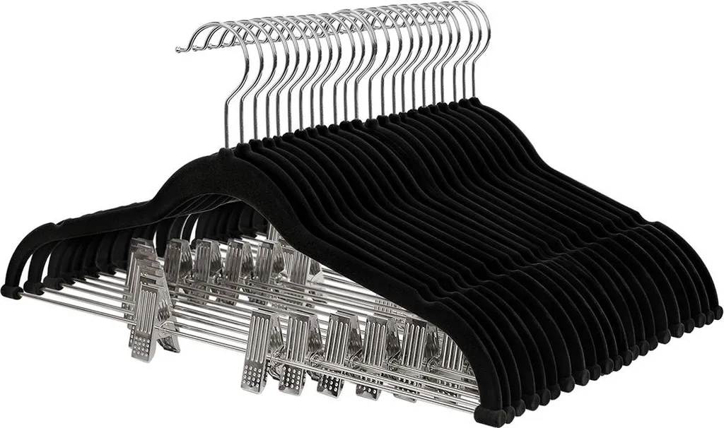 Cintres pour pantalons noirs x30 : organisation optimale du dressing
