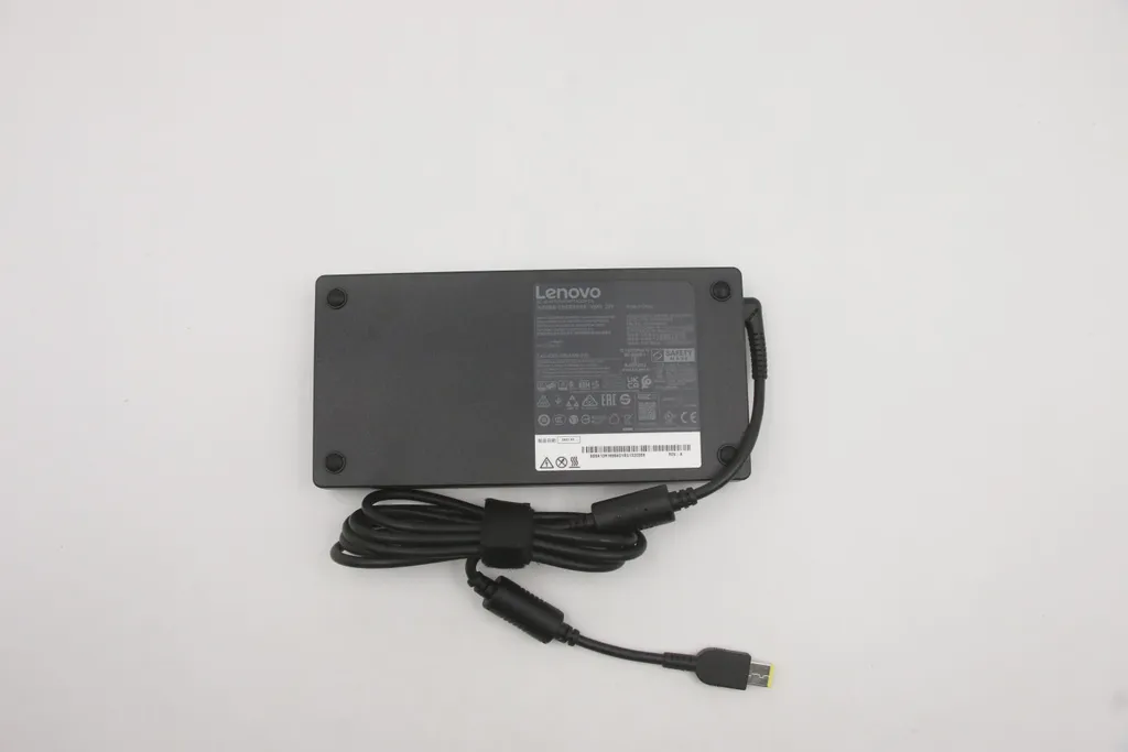 Alimentatore Lenovo Legion Slim 300W - La tua stazione di ricarica ovunque