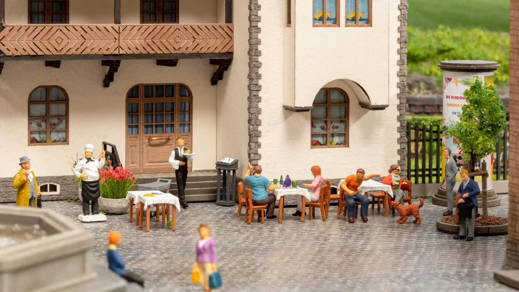 Set NOCH 16246 : 6 Figurines de Restaurant Peintes à la Main Échelle H0