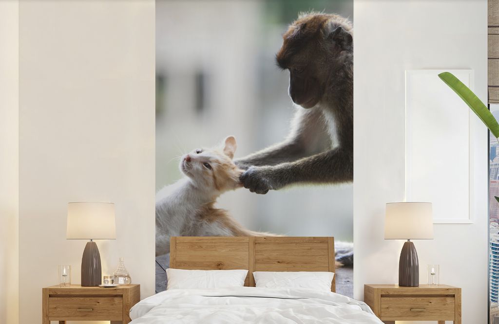 MuchoWow Fototapete für Wohnzimmer oder Schlafzimmer Wandtapete Vinyl Motivtapete Katze - Affe - Holz - 120x240 cm - Hintergrundbild