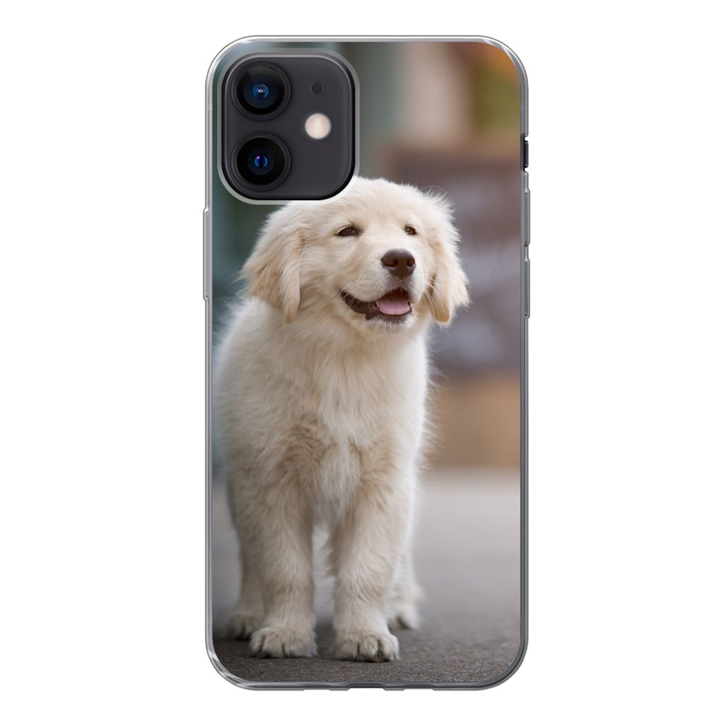MuchoWow Handyhülle Schutzhülle Hülle für iPhone 12 Ein Golden Retriever Welpe läuft auf dem Bürgersteig Silikon Softcase Handy Hülle - Sc...