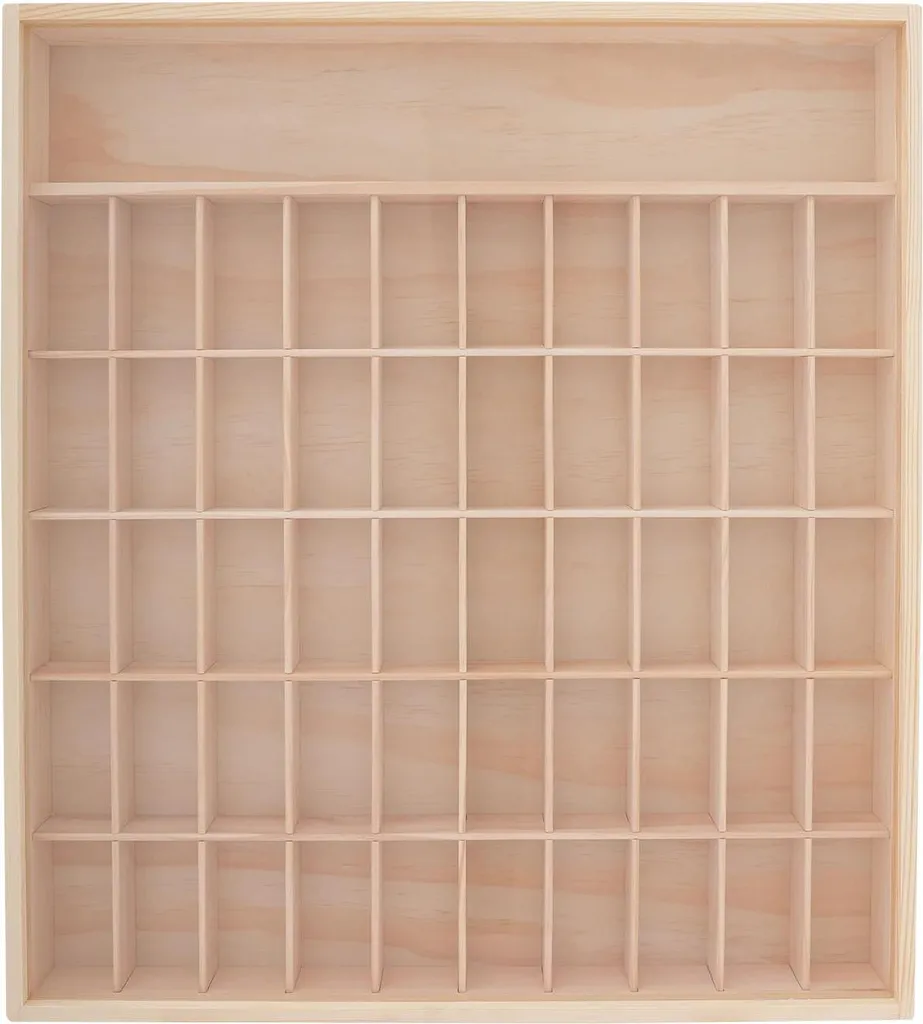 Protégez vos figurines de la poussière avec cette vitrine murale 50 cases