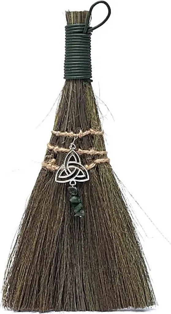 Balai de Sorcière Triquetra Vert pour Éloigner les Énergies Négatives