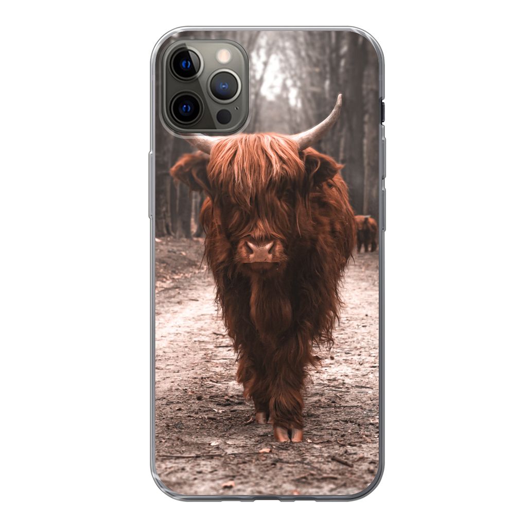 MuchoWow Handyhülle Schutzhülle Hülle für iPhone 12 Pro Max Schottischer Hochländer - Wald - Kuh - Tiere - Natur Silikon Softcase Handy Hül...