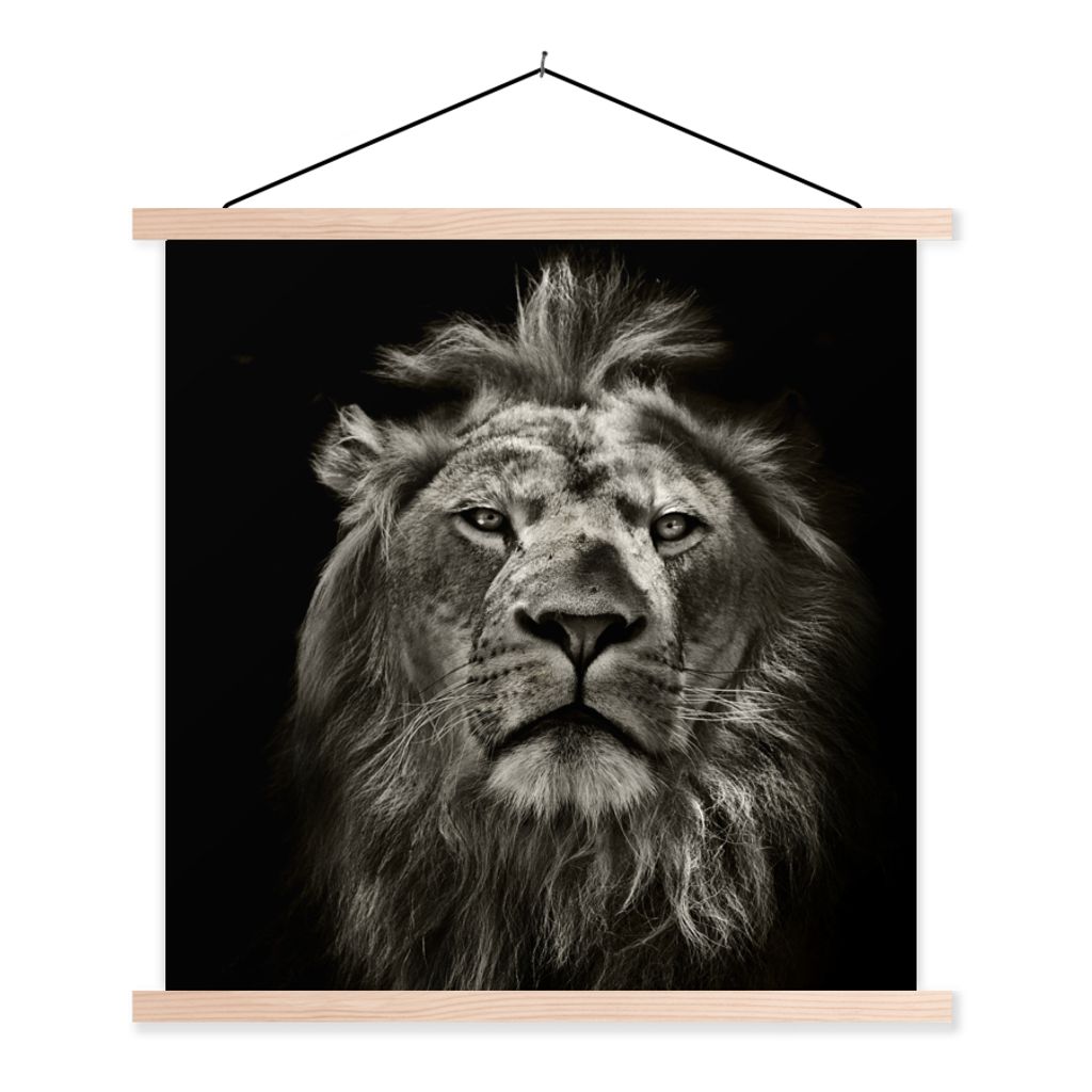 MuchoWow Textilposter Löwe - Tiere - Porträt - Wildtiere - Schwarz und weiß 60x60 cm mit holzfarbenen Rahmen - Wanddekoration