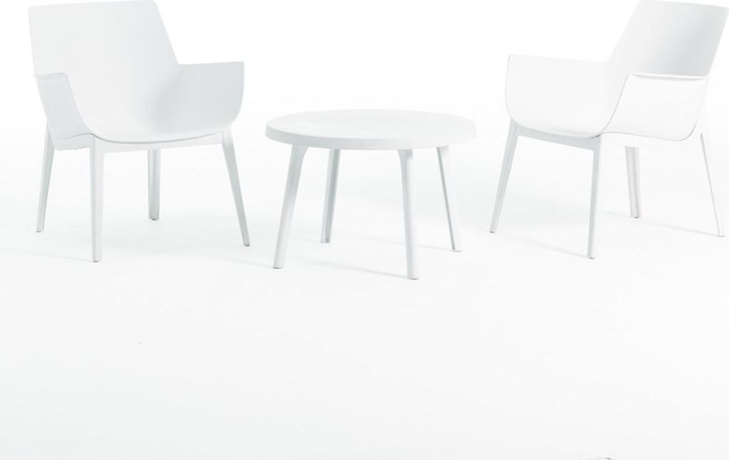 Set aus 2 Gartensesseln aus glasfaserverstärktem Kunststoff mit passendem Tisch – modernes, ergonomisches und wetterfestes Design, ideal für Ga...
