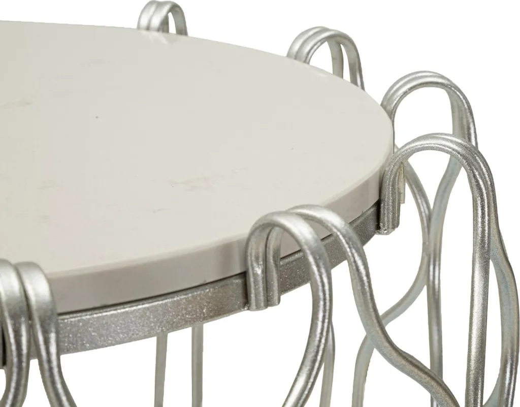 Table d'appoint stable argentée Hook pour optimiser vos petits espaces - 4