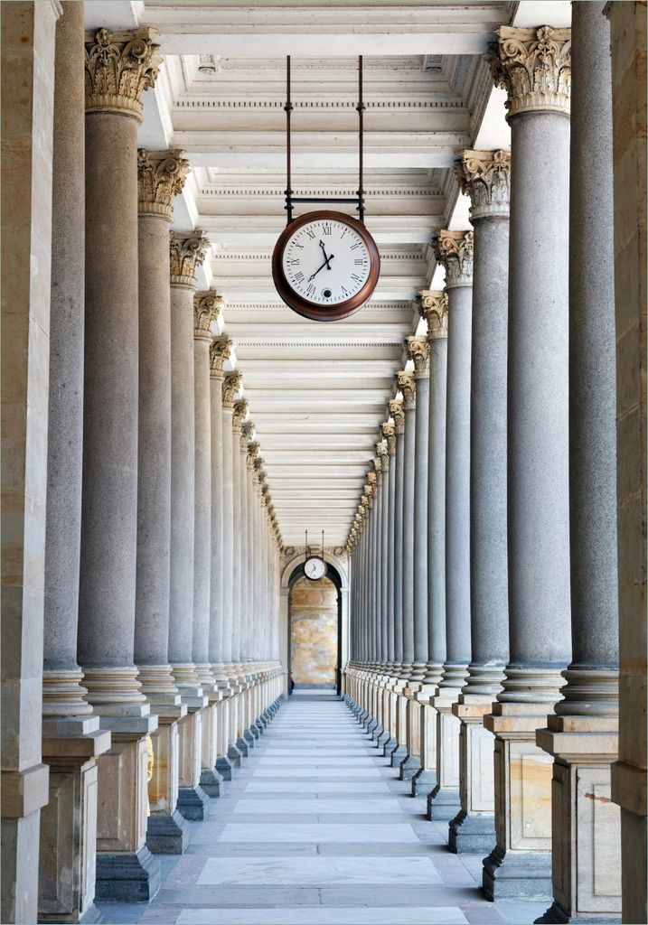 Wallario Poster - Säulengang, Kunstdruck Größe: 70 x 100 cm