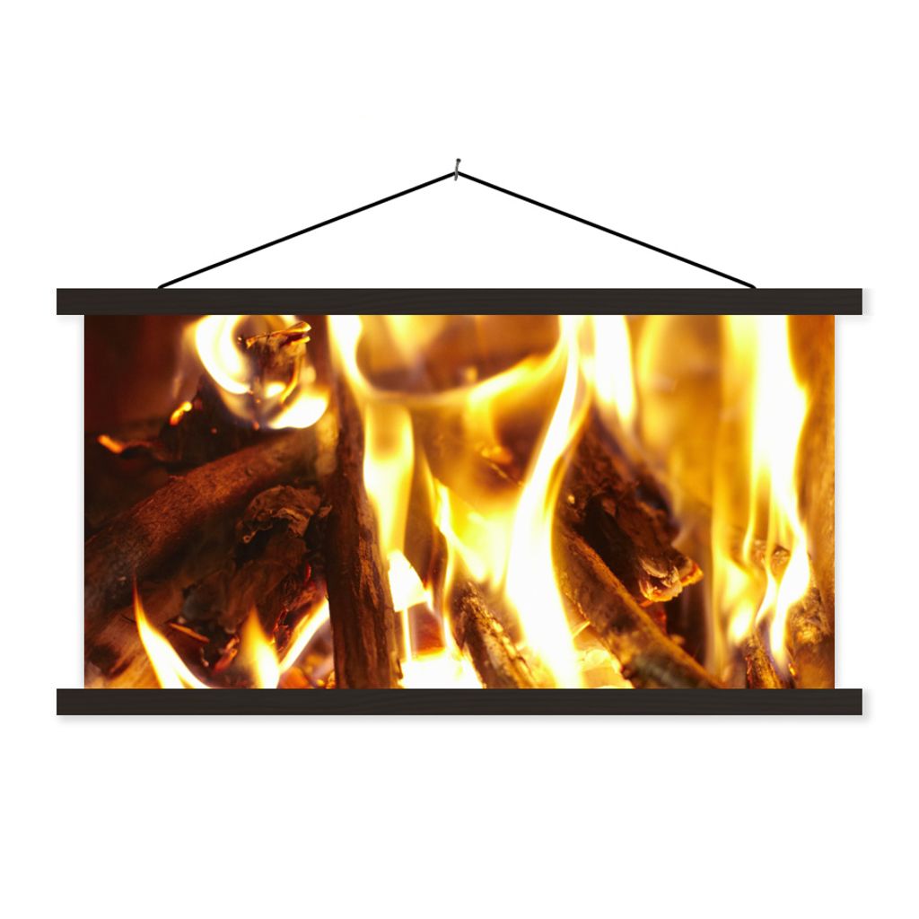 MuchoWow Textilposter Ein Kamin mit Feuer 90x45 cm mit schwarzem Rahmen - Klemmleisten