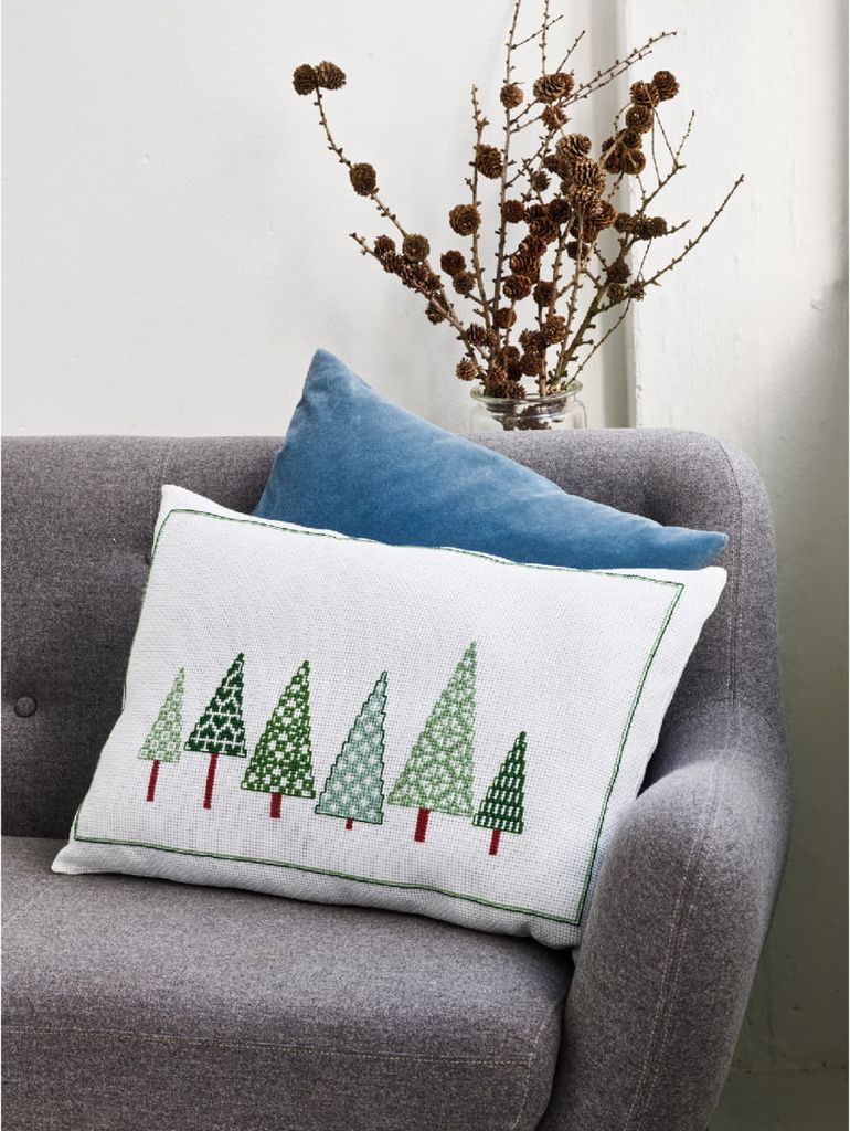 Permin Kreuzstich Stickpackung Kissen Vorderseite "Weihnachtsbäume ", Zählmuster, 58x40cm
