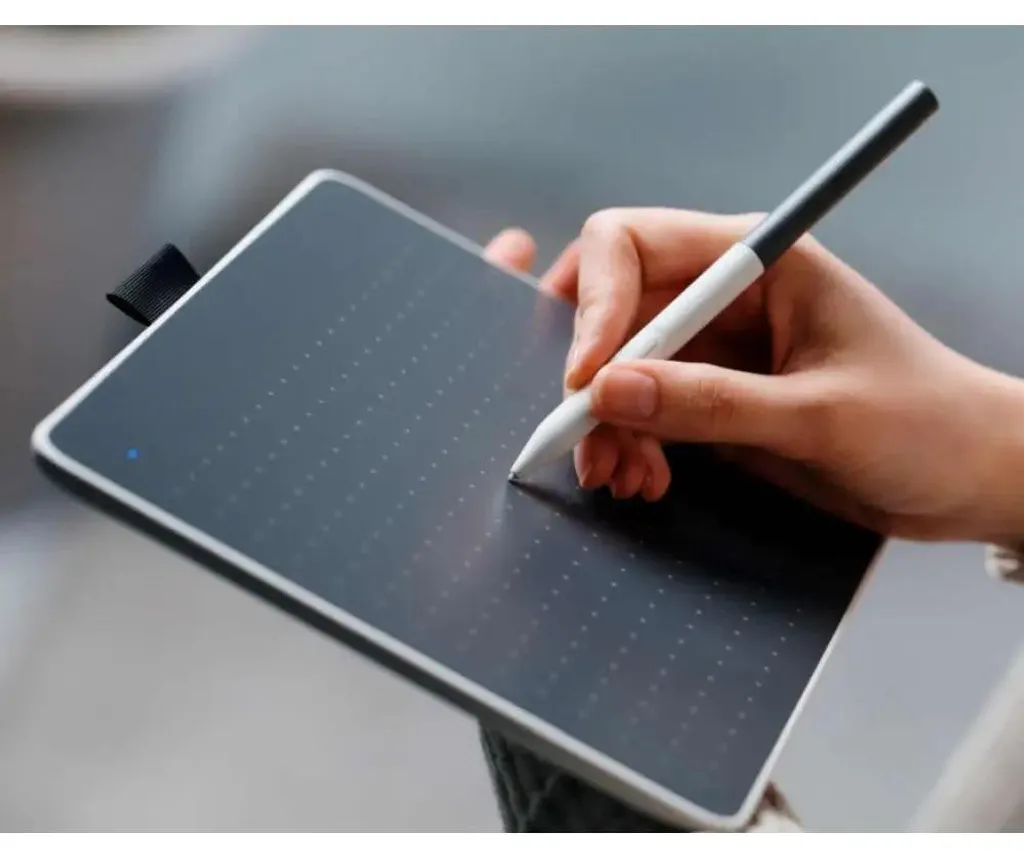 Tablette graphique Wacom Intuos One Small pour Chromebook et Mac - 15