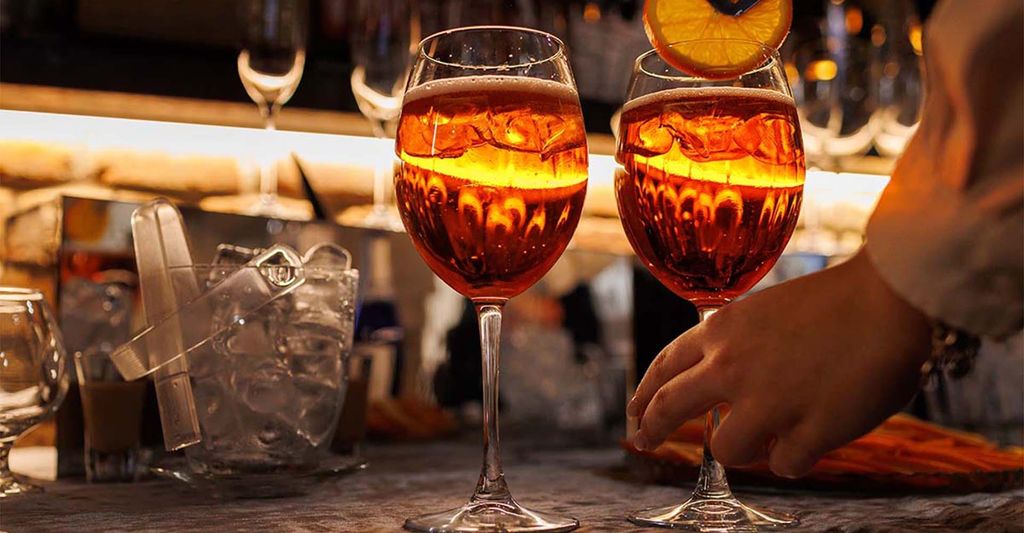 mydays Dinner Hopping Tübingen für 2; Erlebnis verschenken oder selbst erleben; Gutschein für 2 Person(en)