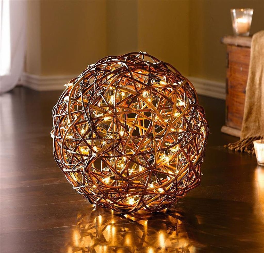 Sphère décorative "Lichterzauber" en osier avec 50 lumières Image du produit 