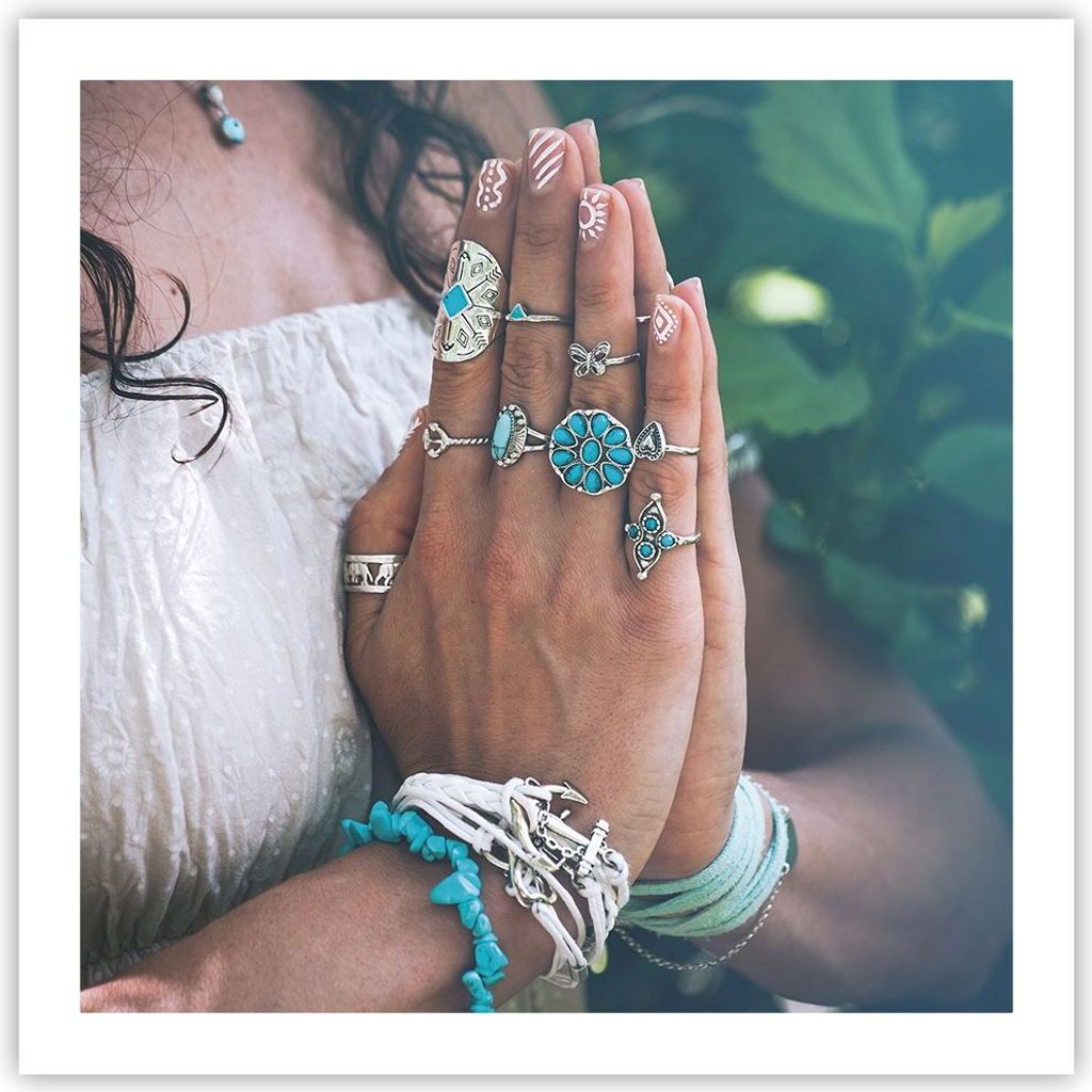 Poster - Poster ohne Rahmen - Hände Schmuck Boho - 60x60 cm - Wand Bild - Wanddeko - Wandbilder - Kunstposter - Wandposter - Bilder - Kunstdruck -...