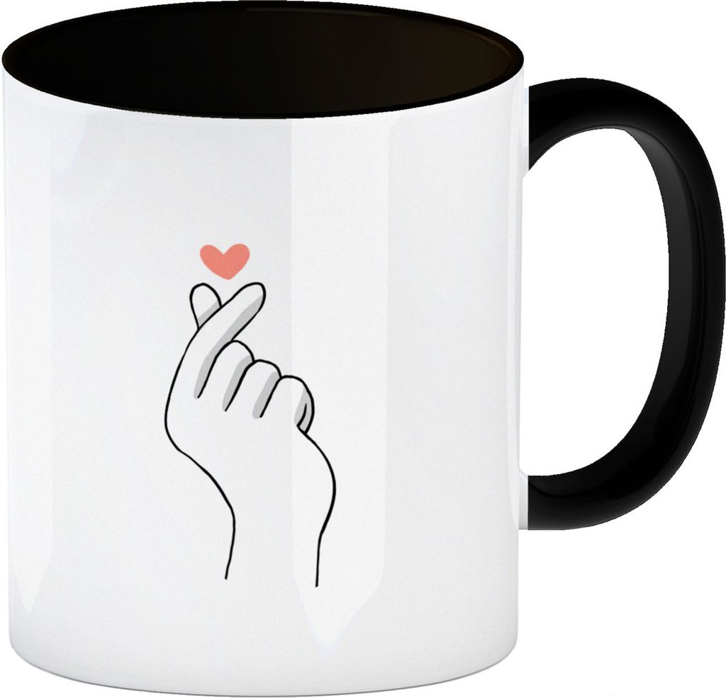 K-Pop Kaffeebecher in schwarz in Schwarz-Weiß mit Herzsymbol
