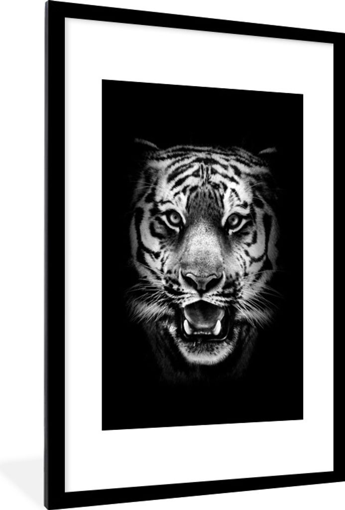MuchoWow Gerahmtes Poster Tigerkopf vor schwarzem Hintergrund - schwarz und weiß 60x90 cm - Poster mit Schwarzem Bilderrahmen Wandposter Rahmen ...