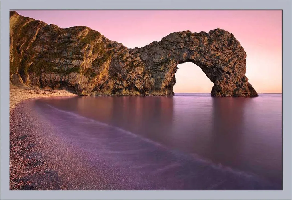 Poster Encadré Durdle Door Cadre MDF Argenté et Protection Acrylique