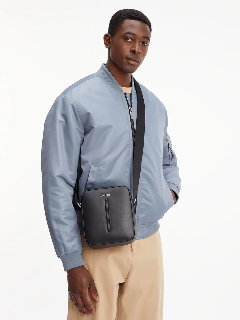 Petit sac reporter Calvin Klein K50K510020 avec sangle ajustable - 5