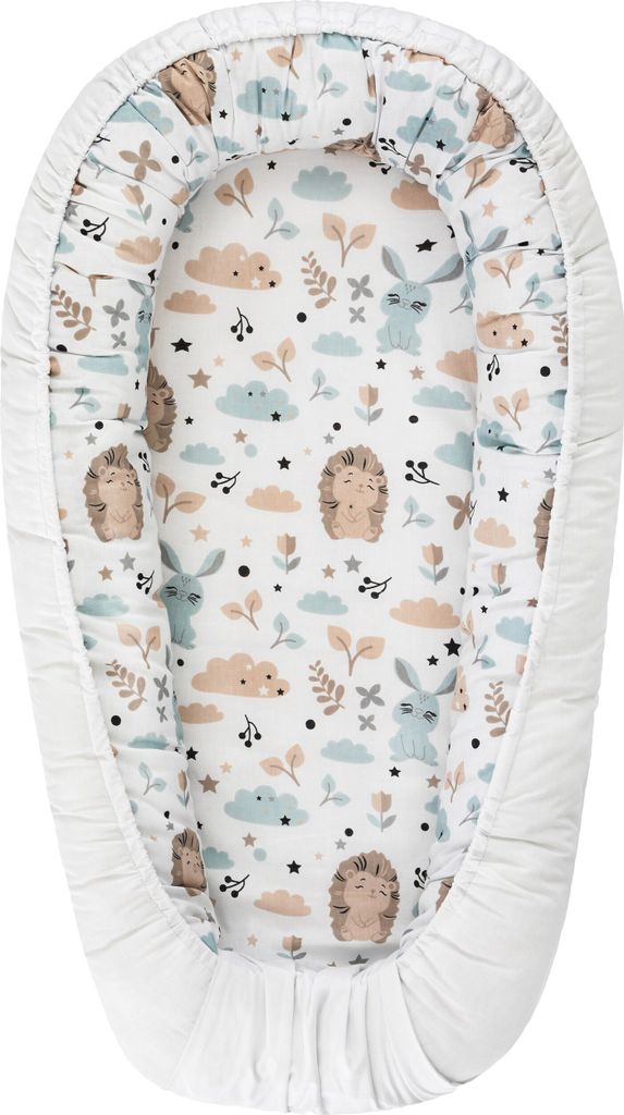 Multifunktionale Kuschelnest Babynest Kokon für Babys und Säuglinge Nestchen, Reisebett 100% Baumwolle antiallergisch weiß mit Igelchen