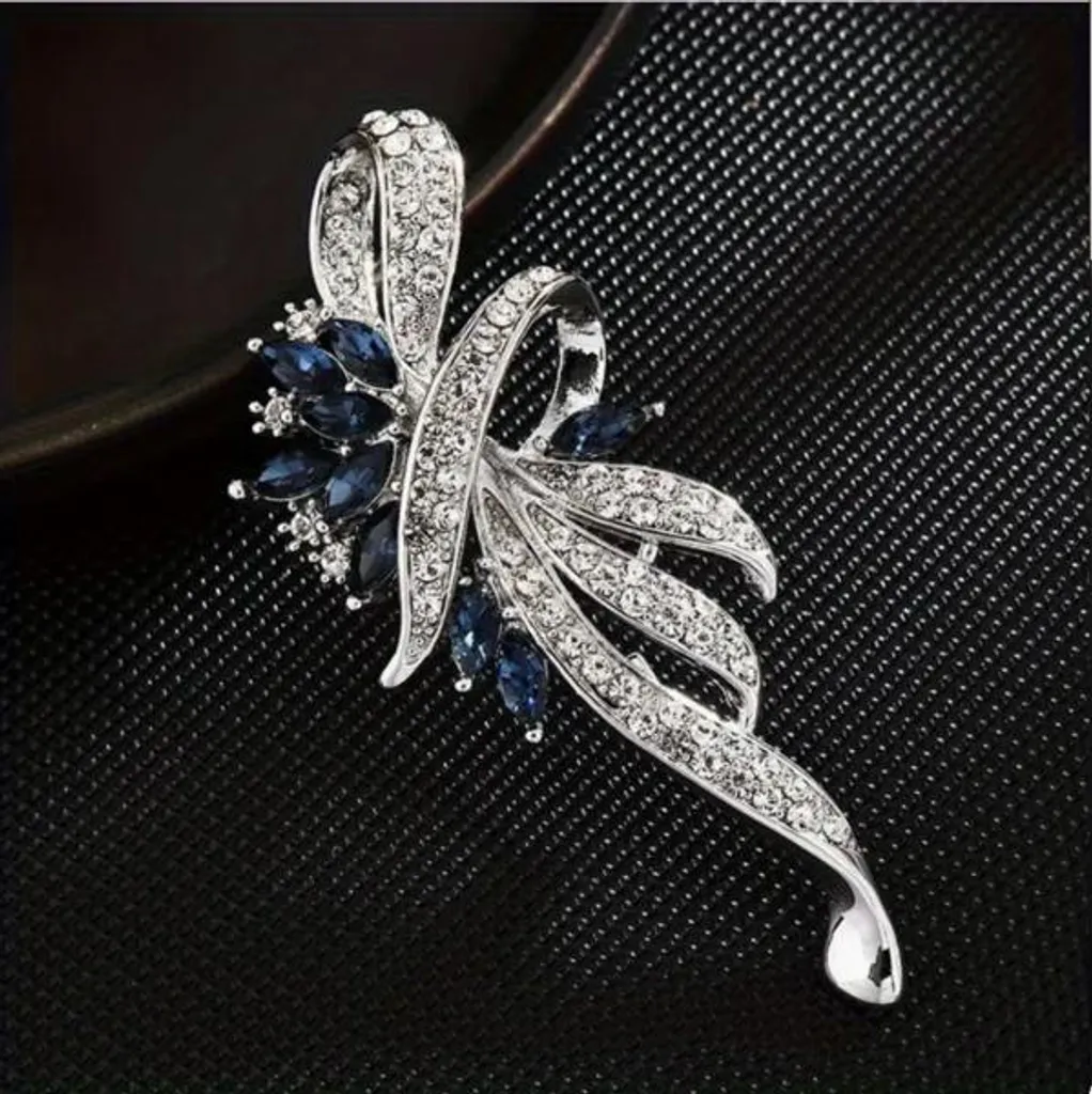 Broche Orchidée Bleue de Luxe - Bijou Émaillé Élégance Printanière