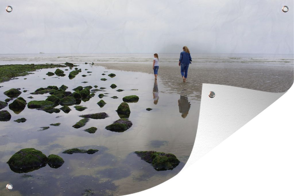 MuchoWow 90x60 cm Outdoor-Poster Gartendeko Sichtschutz Garten Poster für den Garten Mädchen am Strand von Vlieland