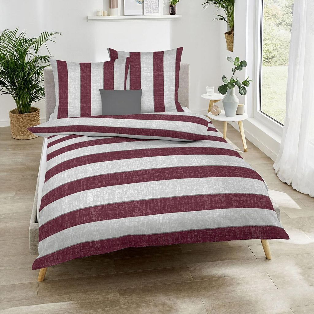 Traumschlaf Mako-Satin Bettwäsche College 200x200 cm + 2x 80x80 cm rubin