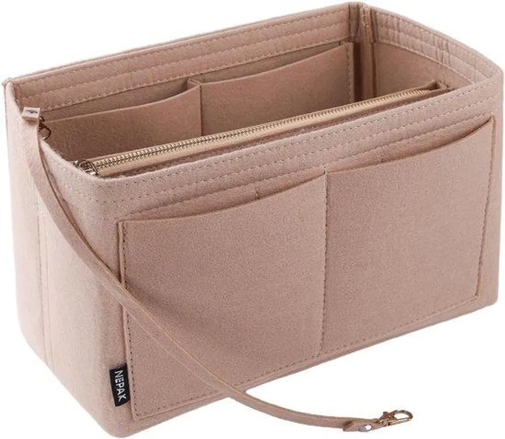 Sac en velours rouge doux de taille moyenne aux finitions artisanales