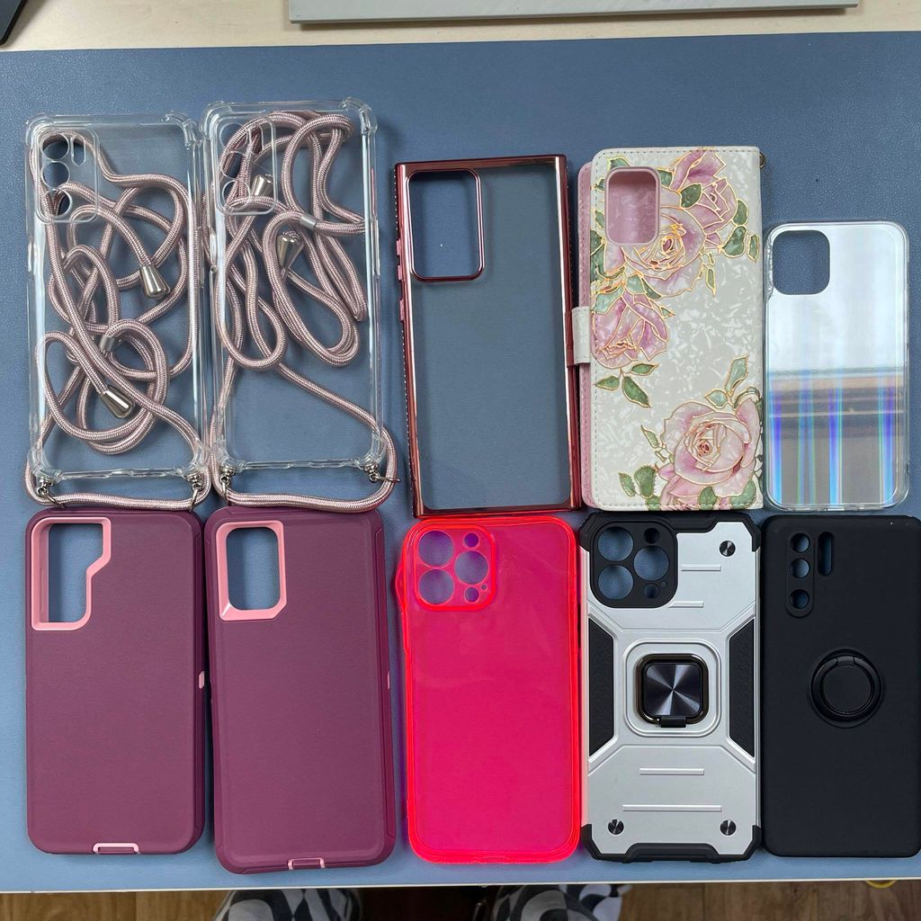 Set mit 10 farbigen Handyhüllen - verschiedene Marken und Modelle