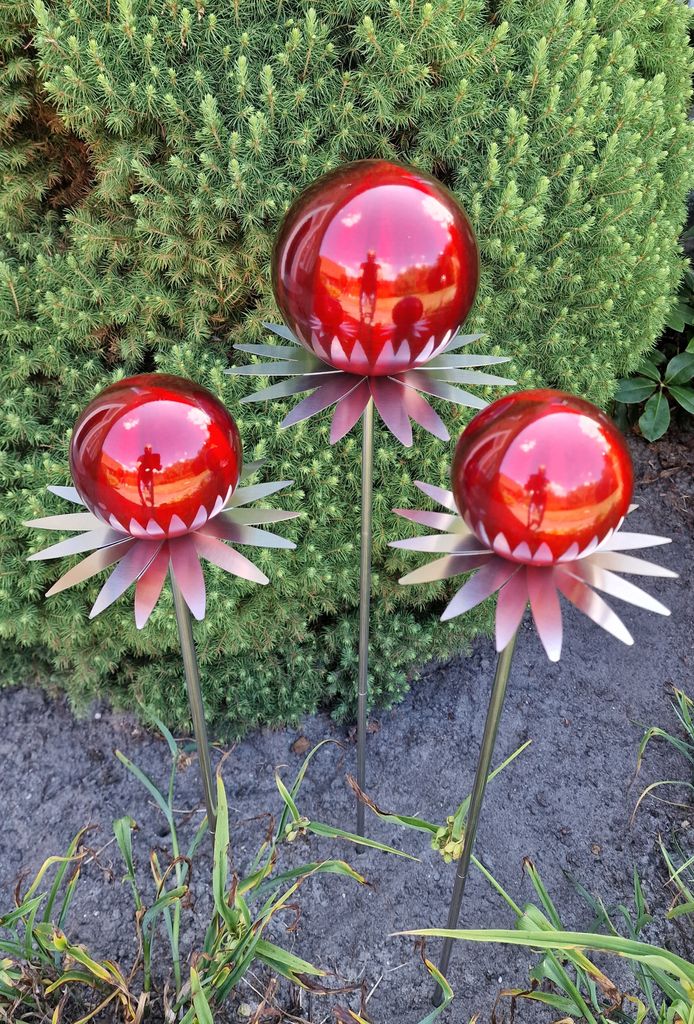 Blütenzauber Milano 3er Set Rosenkugel 15/10/10 cm Edelstahl rot matt gebürstet Gartenstecker Deko mit Stab 80 cm