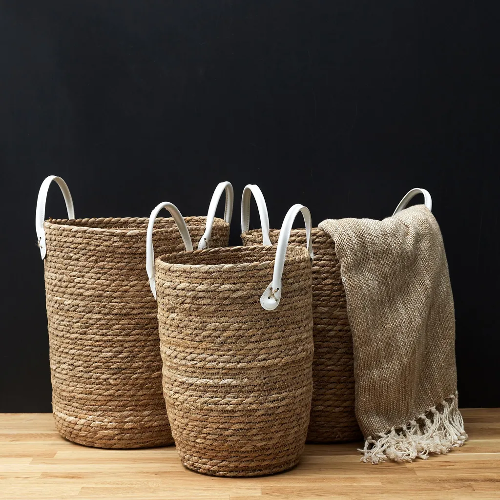 Panier tressé pour organiser le salon ou la salle de bain en trio