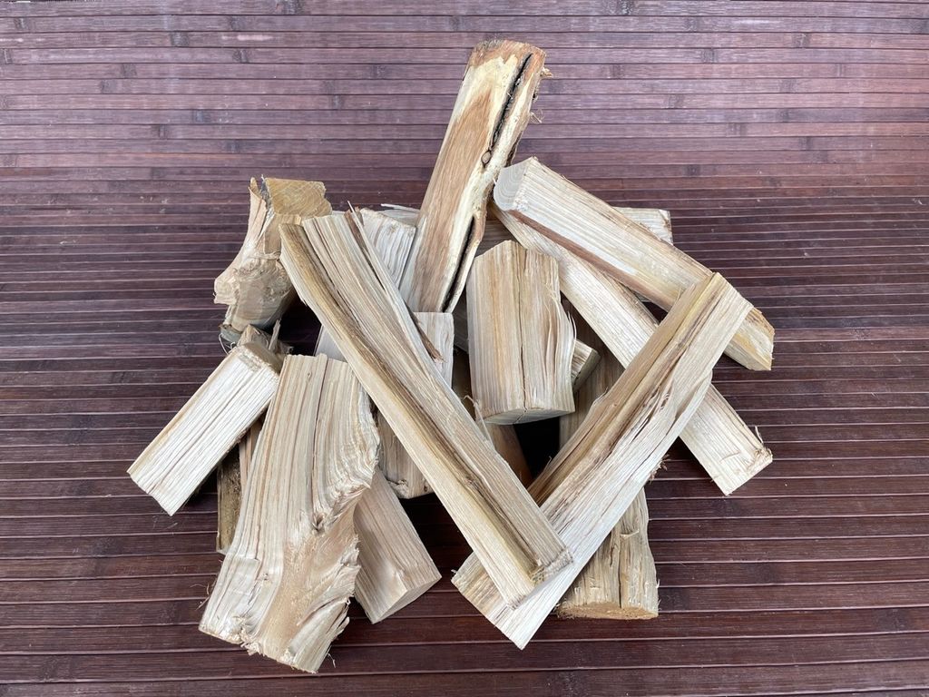 Räucherholz BBQ Smoker Holz Grillholz Räucher Holzkohle Feuerholz Chucks - Edelkastanie 28 KG