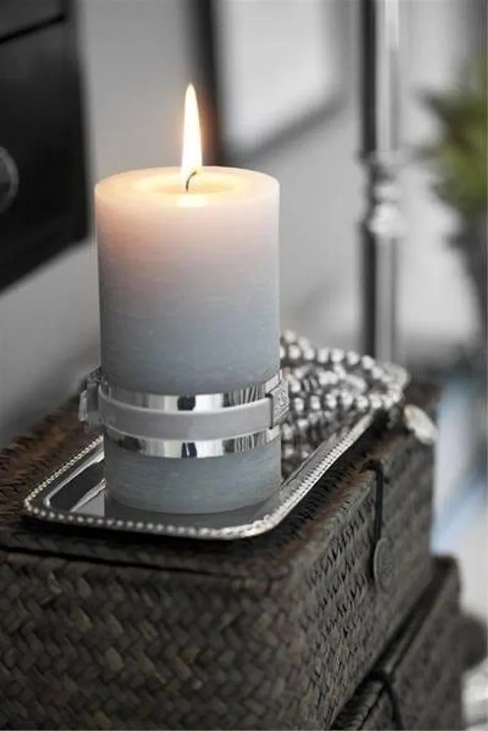 Bougie Pilier Grise Rustique 8 cm : Décoration de Table Chic et Sobre - 10