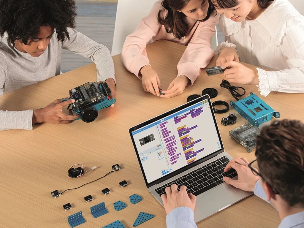 Apprendre à Programmer Sans Difficulté avec le Robot Makeblock mBot 2 Kit
