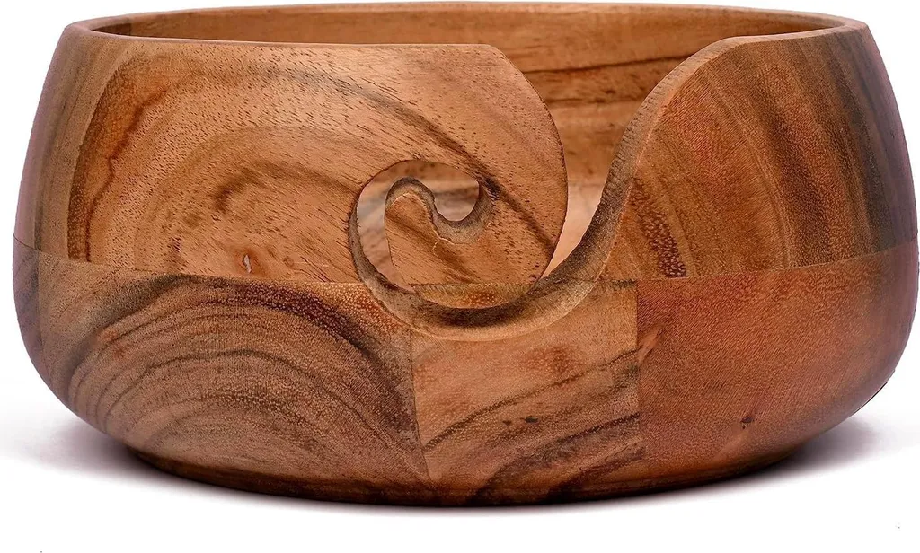 Porte-pelote en acacia artisanal : accessoire de tricot indispensable