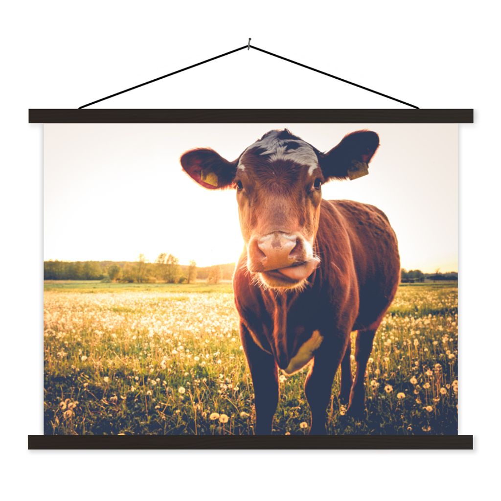 MuchoWow Textilposter Kuh - Sonnenuntergang - Blumen - Gras - Tiere 150x113 cm mit holzfarbenen Rahmen - Poster