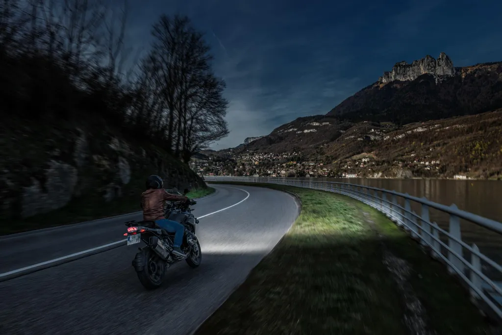 Philips LED Ultinon Pro6000 Boost Homologuée Route avec Design Compact - 3