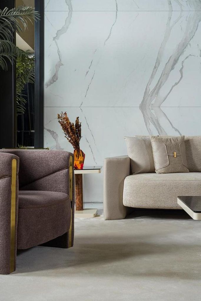 Wohnzimmer Set (Sofagarnitur 3+3+1+2x Couchtisch) mit angenehmer Textur.