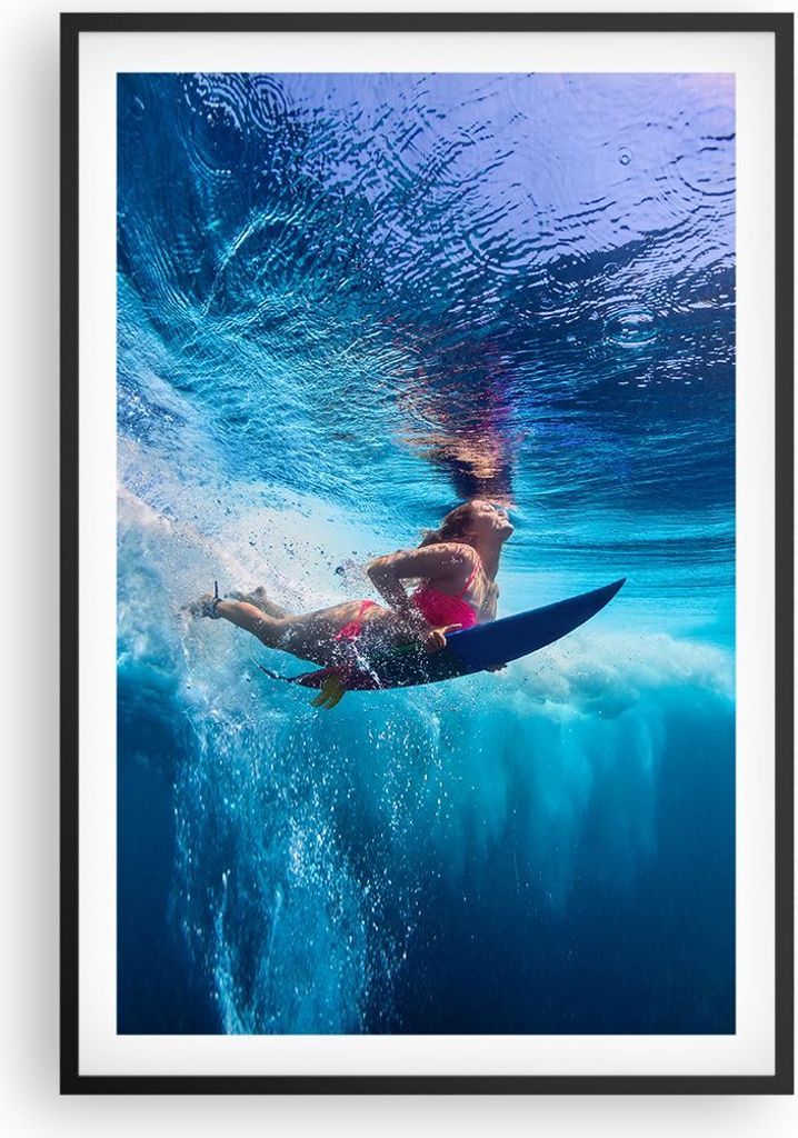 Gerahmtes Poster - Schwarzer Rahmen - Surfen Frau Unterwasser - 61x91,5 cm - Wand Bild - Wanddeko - Wandbilder - Wandposter - Bilderrahmen - Bilder...