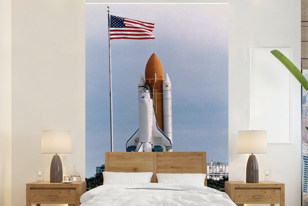 MuchoWow Fototapete für Wohnzimmer oder Schlafzimmer Wandtapete Vinyl Motivtapete Eine Raumfähre auf der Startrampe mit der amerikanischen Flag...