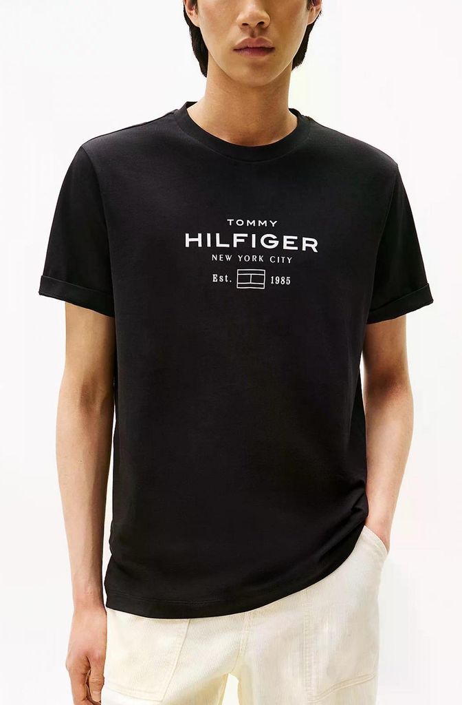 TOMMY HILFIGER HILFIGER STACK GRAPHIC T Schwarz