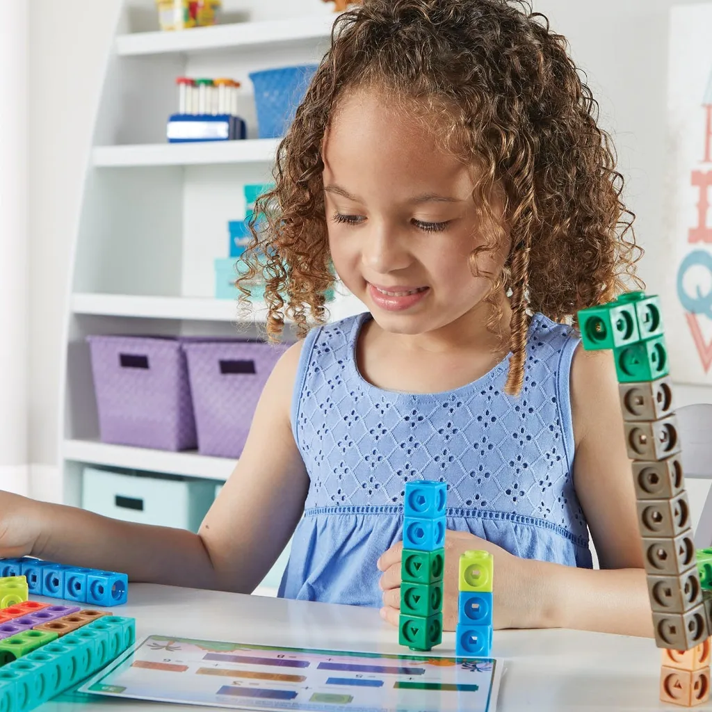 Apprendre à compter avec MathLink Cubes Dinosaures : kit pour enfants