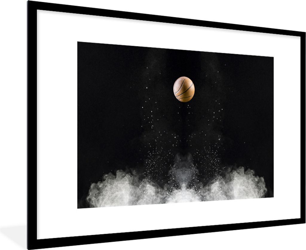 MuchoWow Gerahmtes Poster Ein Basketball mit Stoff auf schwarzem Hintergrund 90x60 cm - Poster mit Schwarzem Bilderrahmen Wandposter Rahmen Foto ...