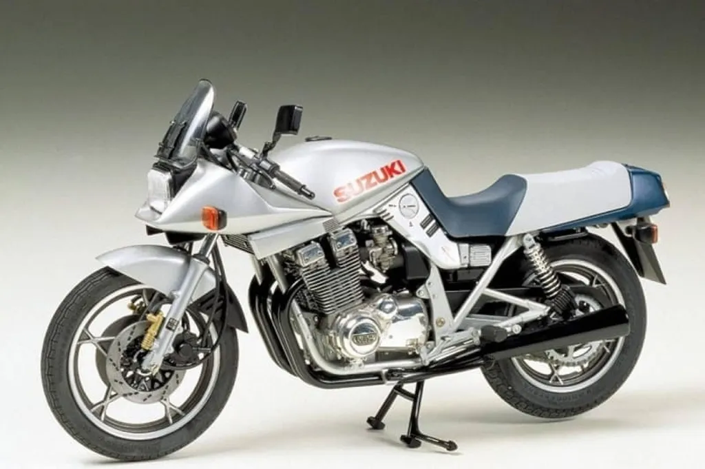 Suzuki GSX1100S Katana Tamiya 14010 Maquette Haute Fidélité Sans Défaut