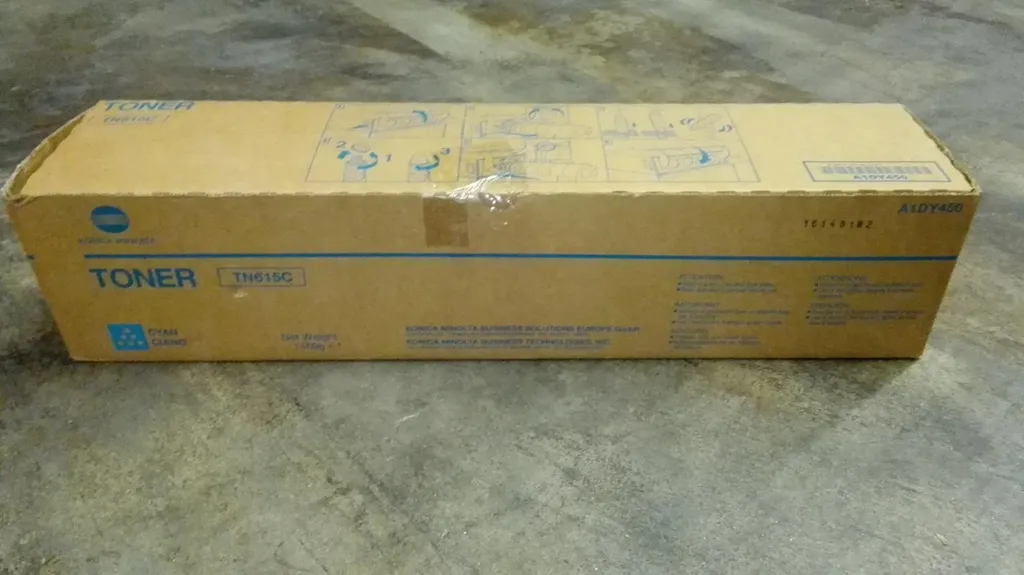 Toner Minolta A1DY450 TN615C Cyan : Évitez les Traces à l'Écran