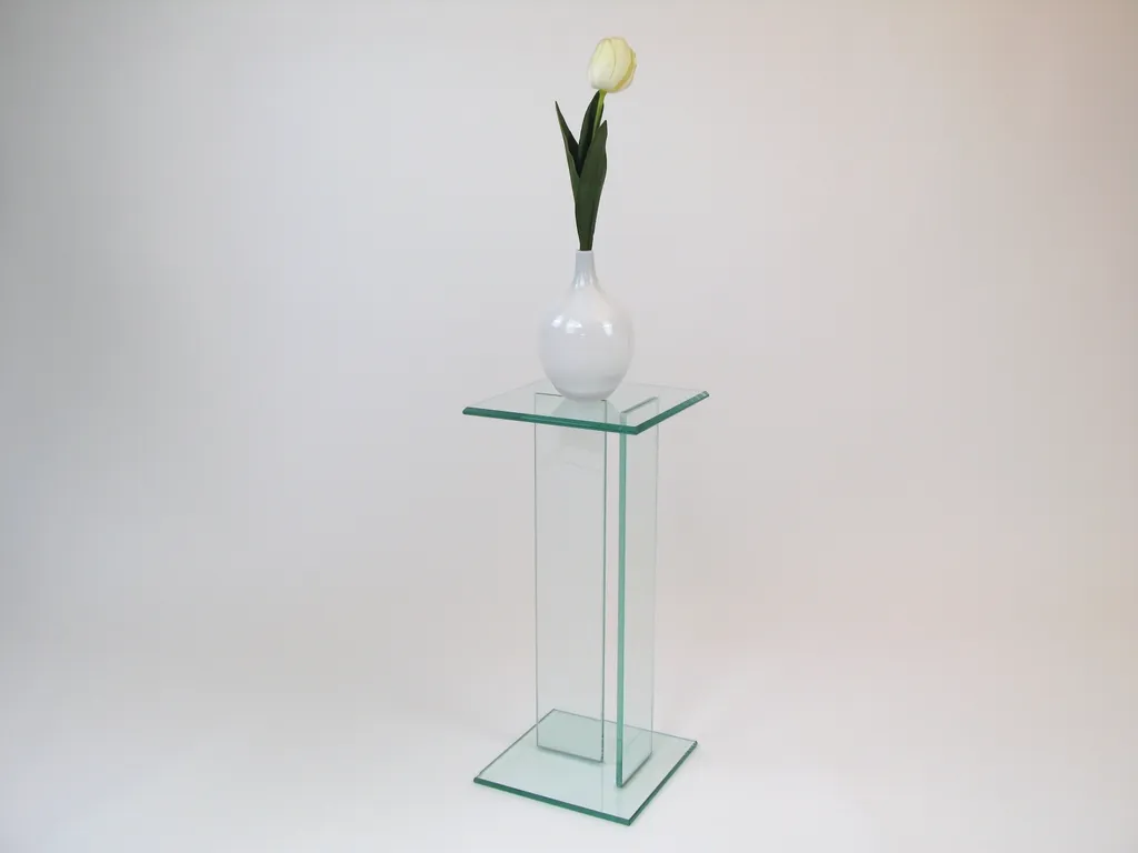 Bout de canapé en verre pour petit espace et décoration moderne