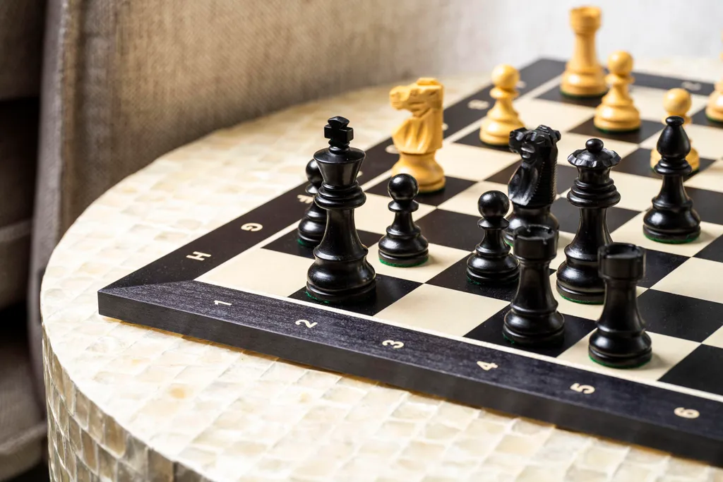 Jeu d'échecs Staunton Lardy 3,5 pouces - Cavaliers sculptés à la main