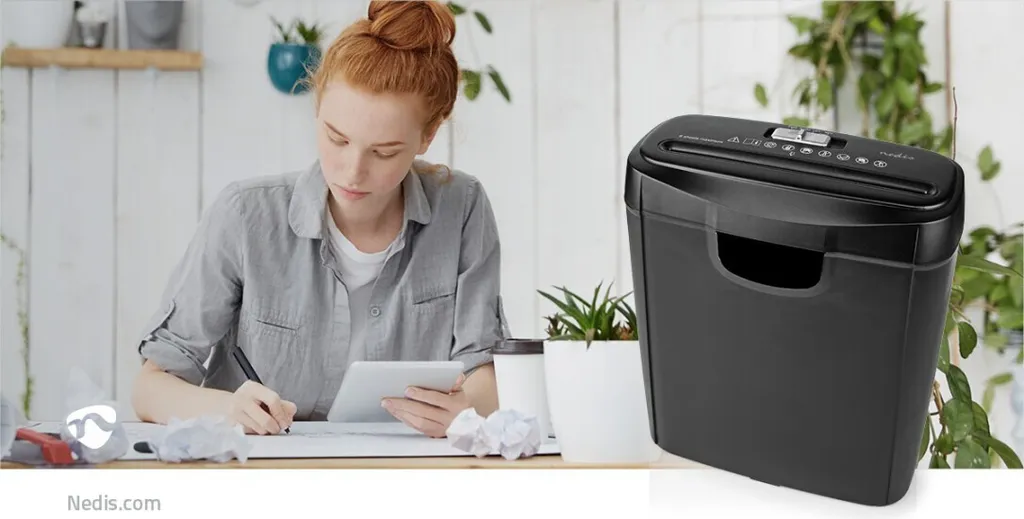 Éliminez vos factures avec ce destructeur de documents compact 10L - 21